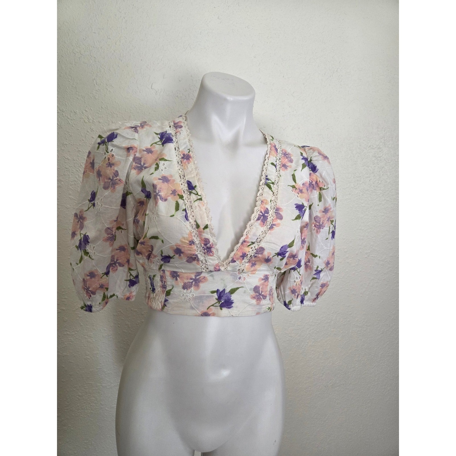 Zara Floral Eyelet Lace Trim Puff Sleeve Crop Top Purple Peach Small